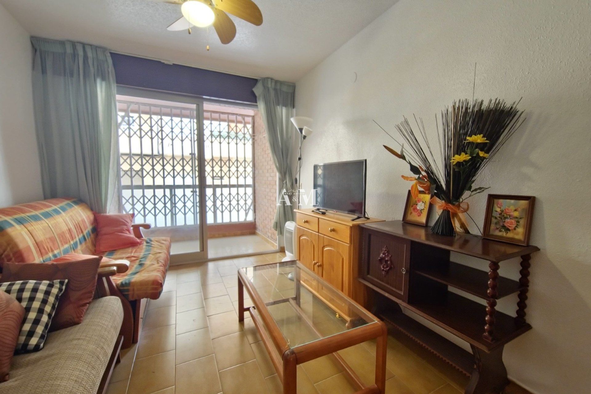 Living room of Flat to rent in Torrevieja  with Swimming Pool, Furnished and Balcony