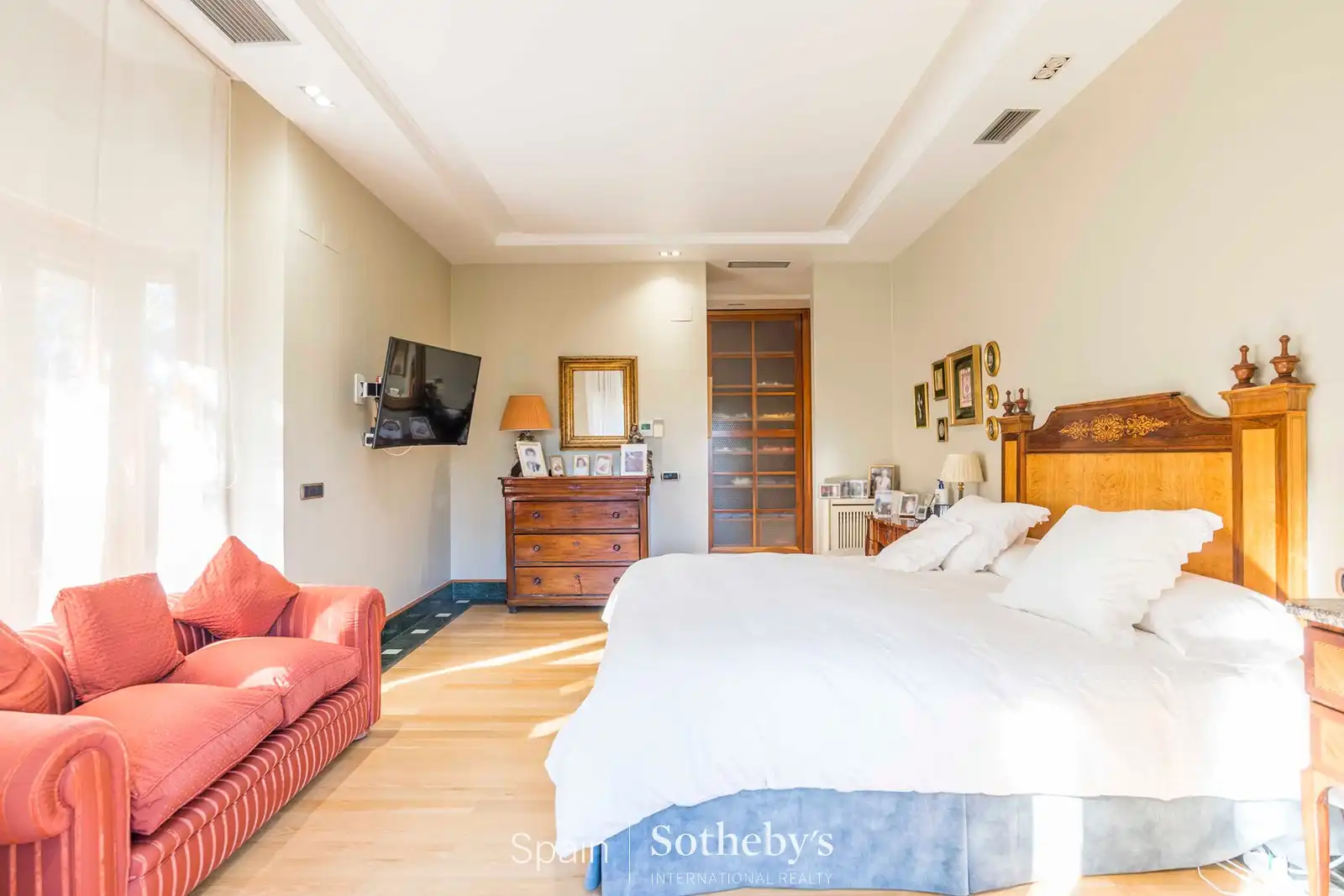 Habitación de Casa o chalet en venta en Madrid con Calefacción, Jardín privado y Piscina