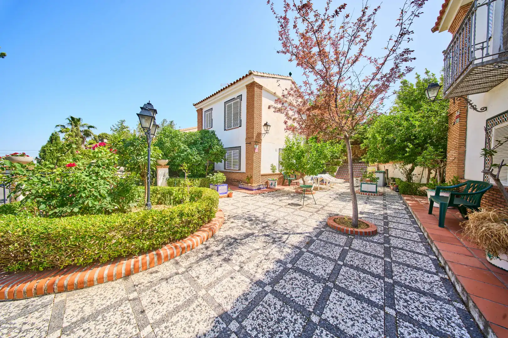 Chalet con piscina en venta en Calle Borgoña 29