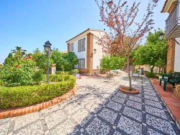 Villa mit Pool zum Verkauf in Calle Borgoña 29