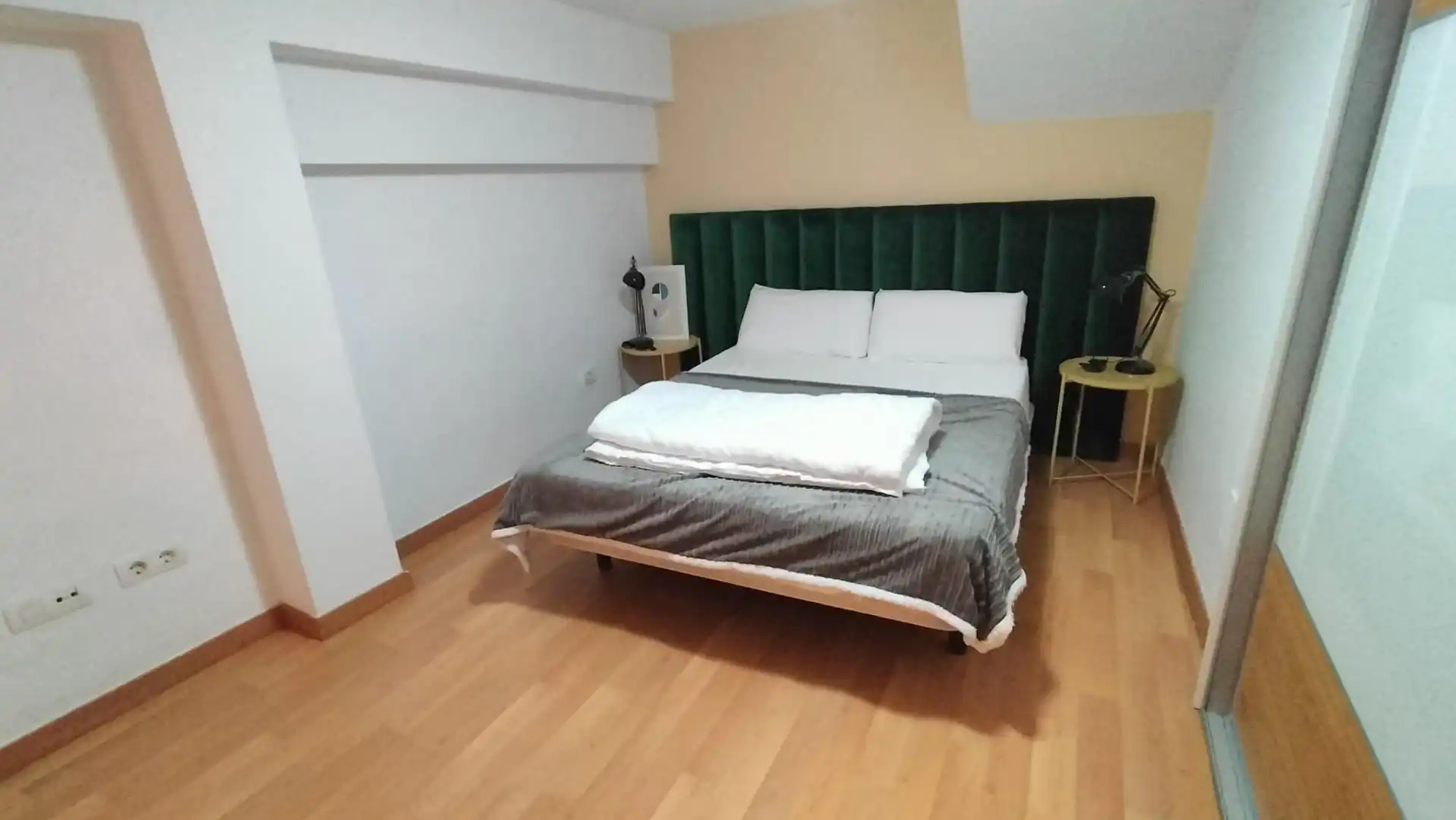 Schlafzimmer von Wohnung zur Miete in Málaga mit Klimaanlage, Heizung und Möbliert