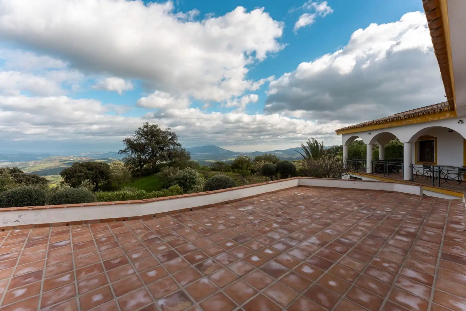 Terrassa de Finca rústica en venda en Casarabonela amb Calefacció i Piscina
