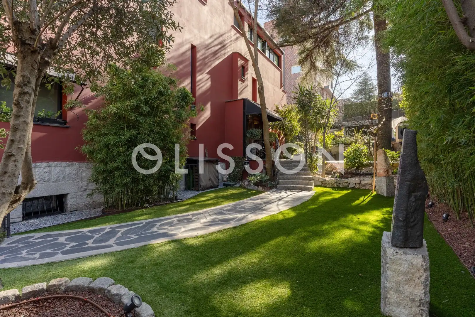 Vista exterior de Casa o chalet en venta en Madrid con Aire acondicionado, Calefacción y Jardín privado