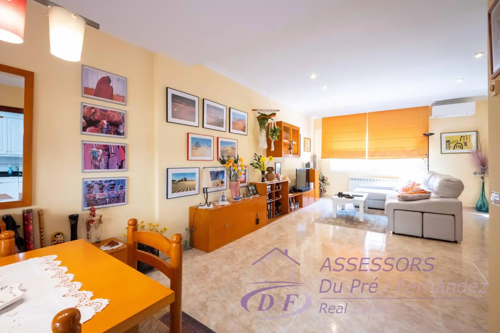 Vista exterior de Casa adosada en venda en Premià de Dalt amb Aire condicionat, Calefacció i Jardí privat