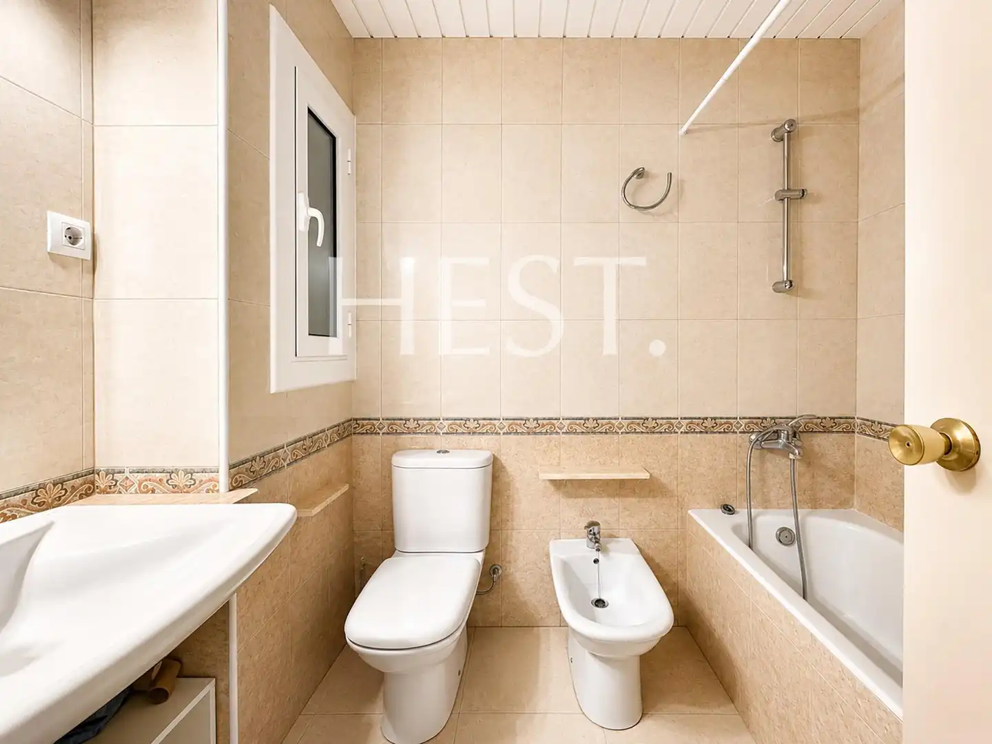 Baño de Piso en venta en Barcelona con Calefacción, Terraza y Balcón