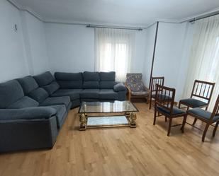 Living room of Flat to rent in Salamanca Capital  with Heating, Parquet flooring and Furnished