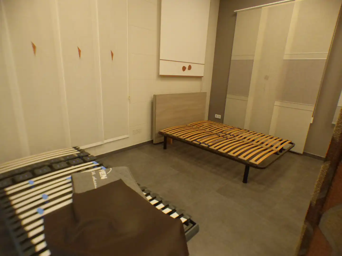 Habitación de Local de alquiler en Girona con Calefacción