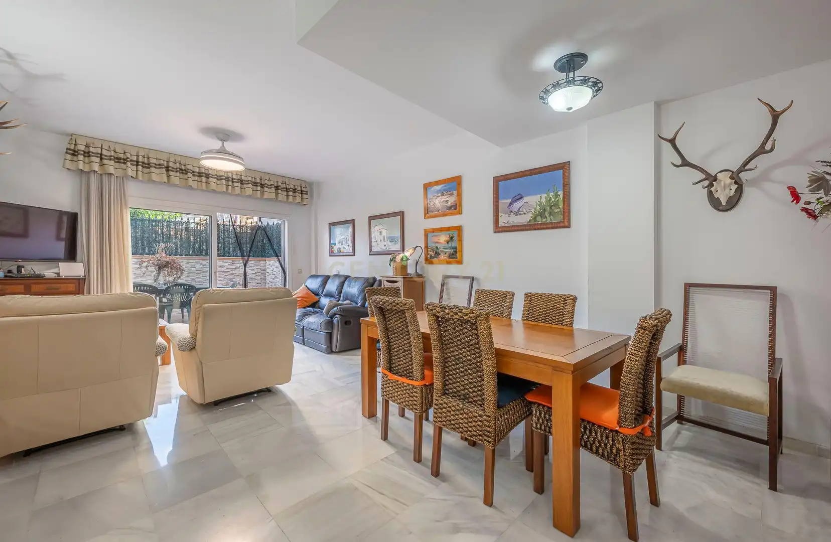 Comedor de Casa adosada en venta en Estepona con Aire acondicionado, Trastero y Piscina comunitaria