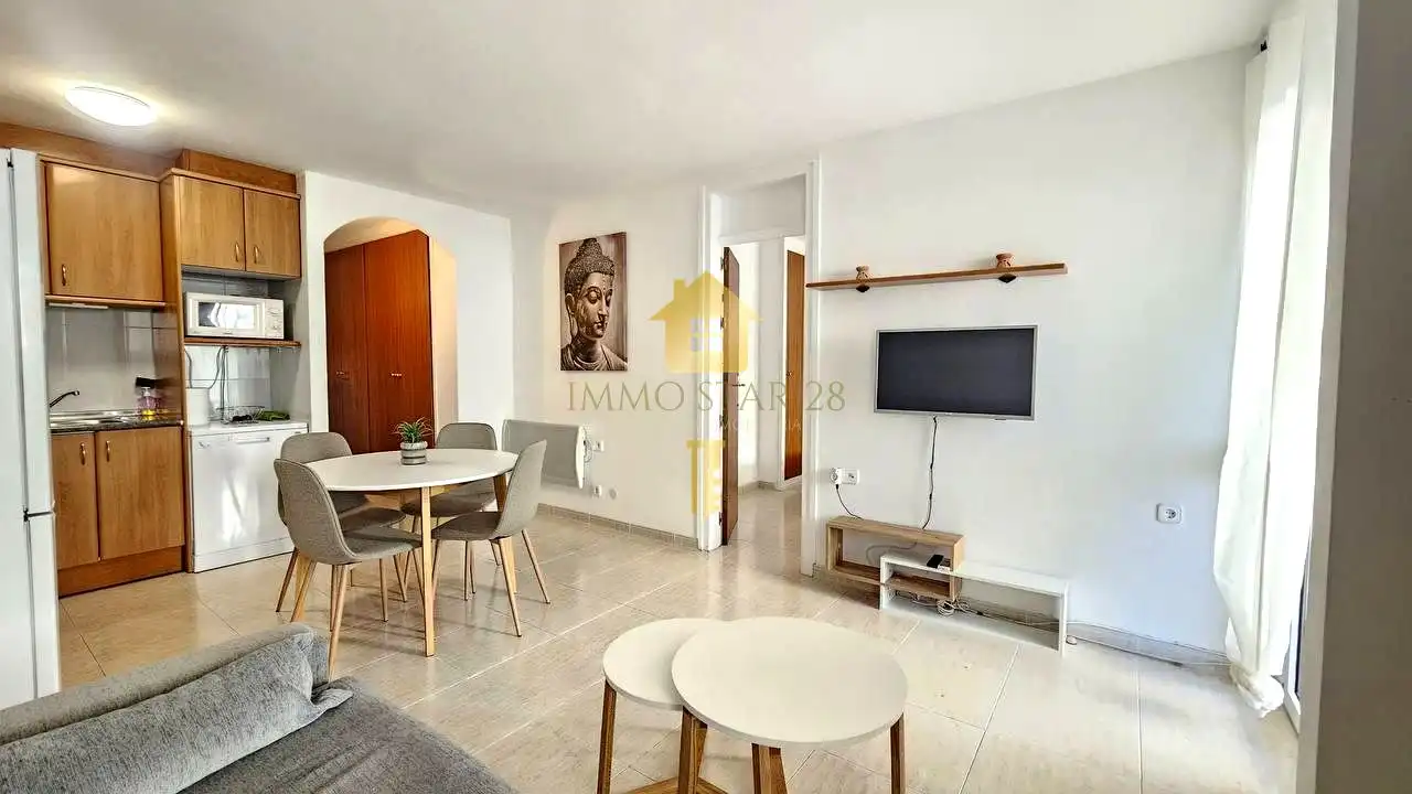 Sala d'estar de Planta baixa en venda en Roses amb Aire condicionat, Terrassa i Moblat