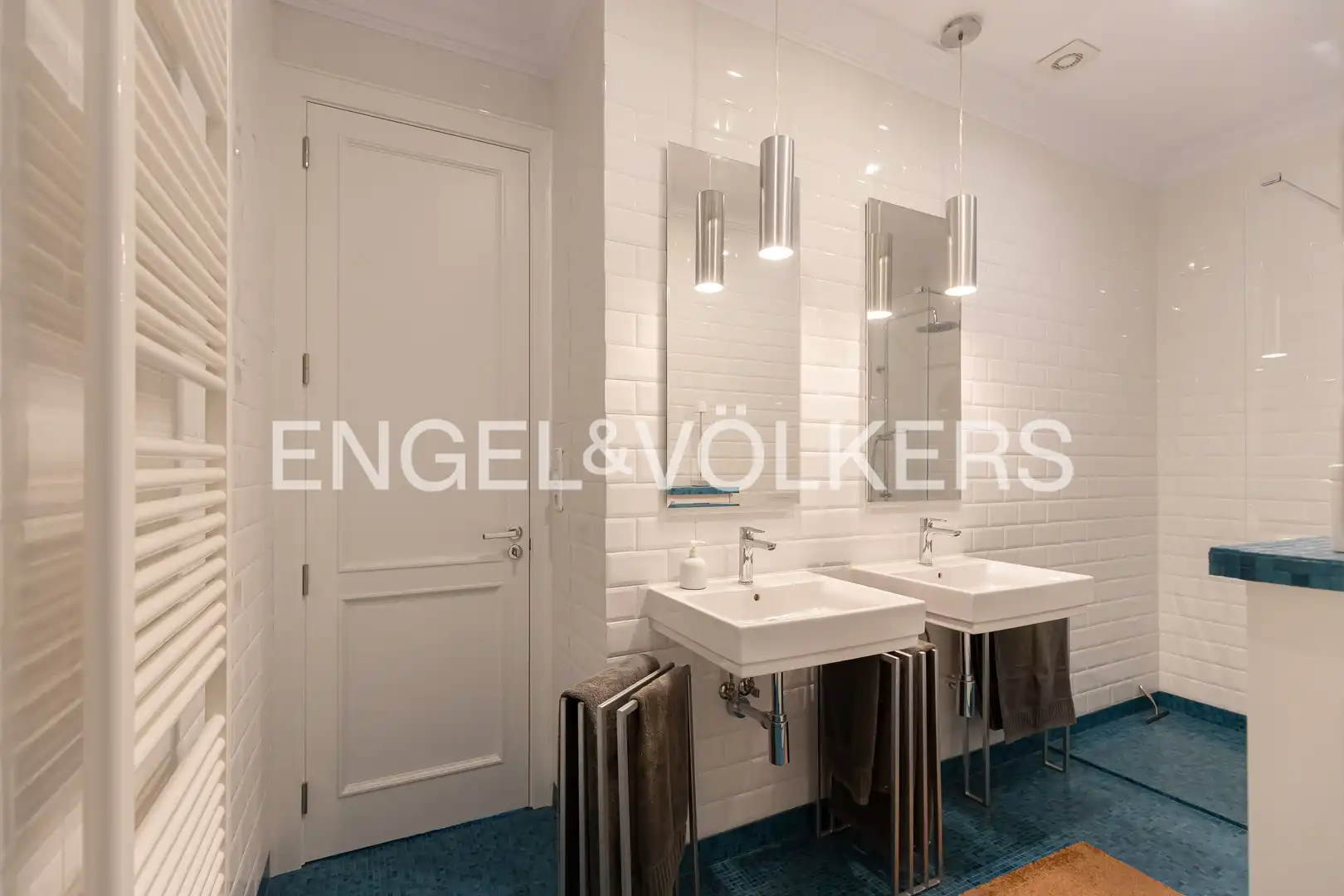 Baño de Piso en venta en Madrid con Calefacción, Trastero y Amueblado