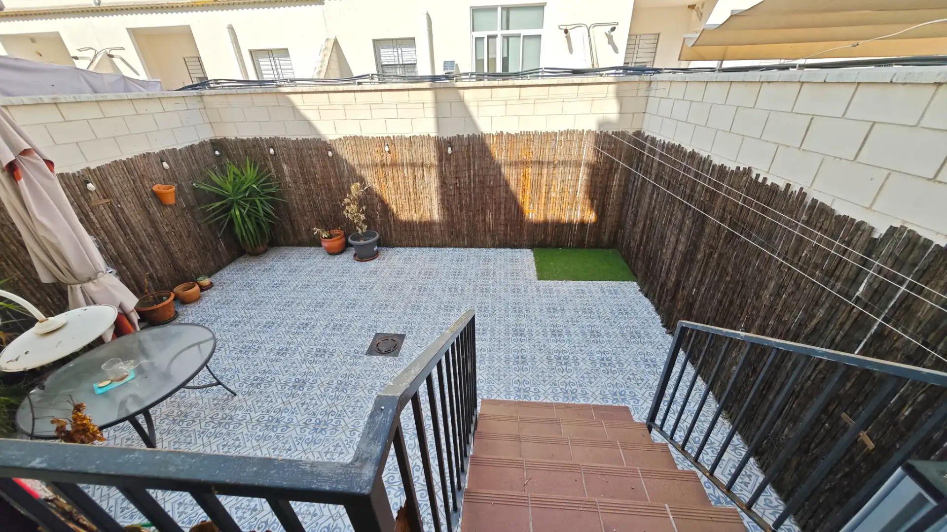 Terrassa de Casa adosada en venda en Don Benito amb Aire condicionat, Calefacció i Jardí privat