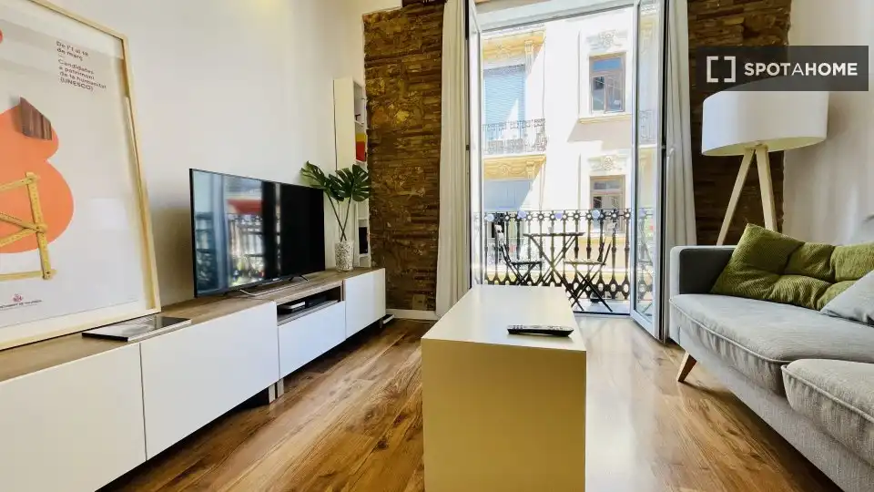 Flat with terrace to rent in Extramurs, imagen 4