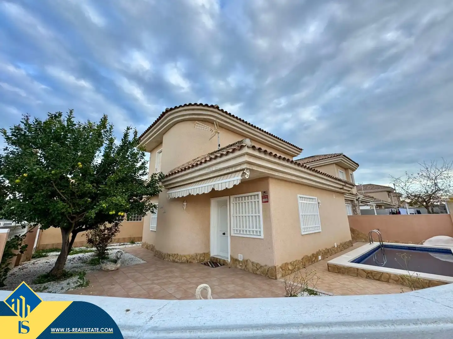 Xalet amb piscina en venda a Los Balcones - Los Altos