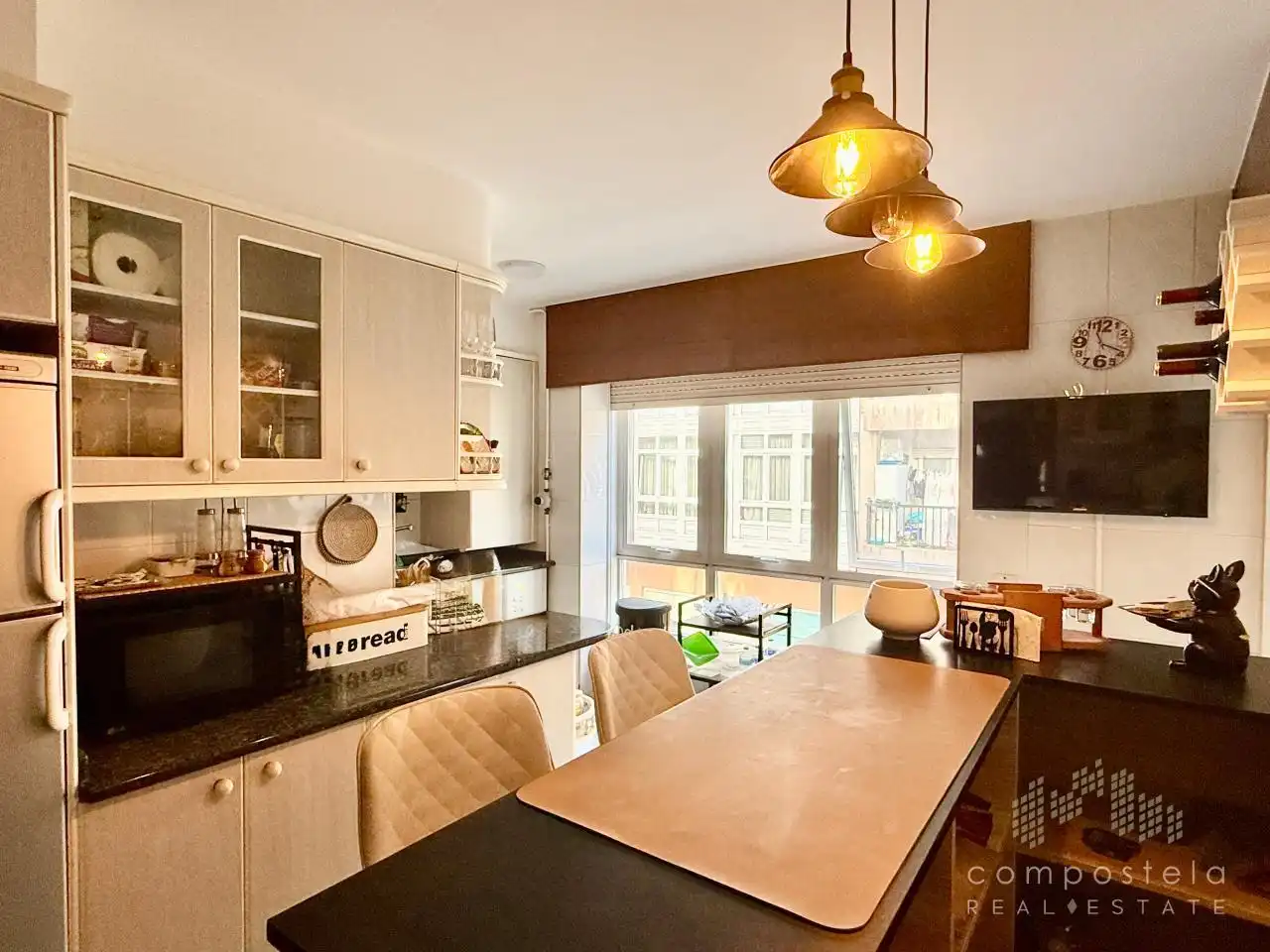 Appartamento con terrazza in vendita a Avenida Rosalía de Castro, imagen 5