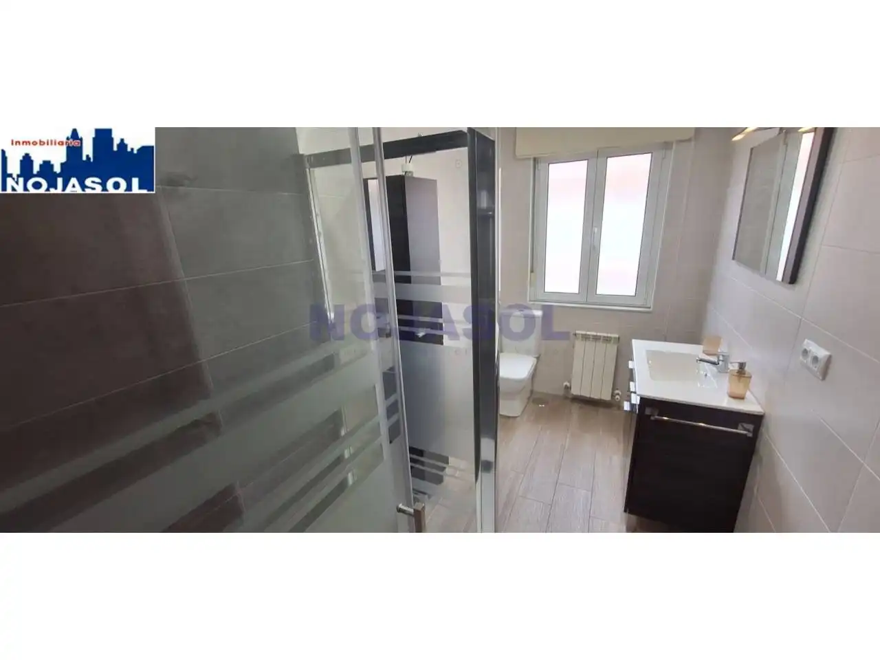 Badezimmer von Einfamilien-Reihenhaus zur Miete in Noja mit Heizung, Privatgarten und Terrasse