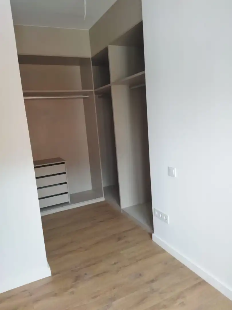 Dormitori de Apartament de lloguer en Estepona amb Aire condicionat, Terrassa i Traster