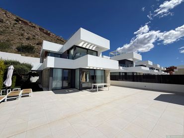 Casa amb piscina de lloguer a Calle Viena