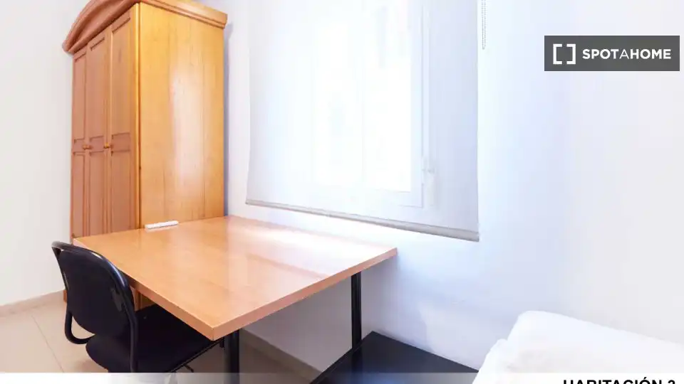 Bedroom of Flat for rent in Sevilla  with Air Conditioner, Heating and Furnished