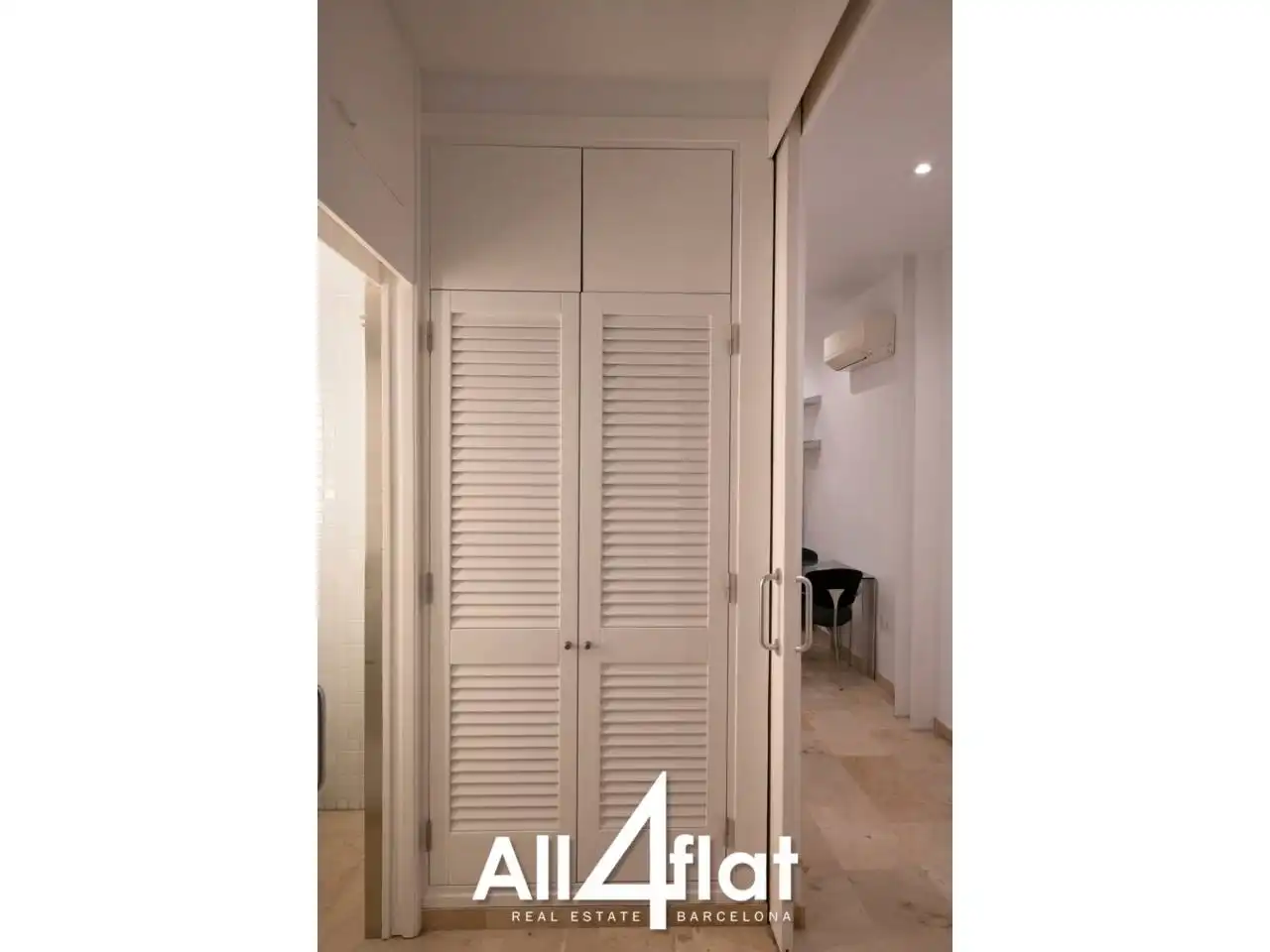 Bedroom of Study for rent in Barcelona  with Air Conditioner, Parquet flooring and Furnished