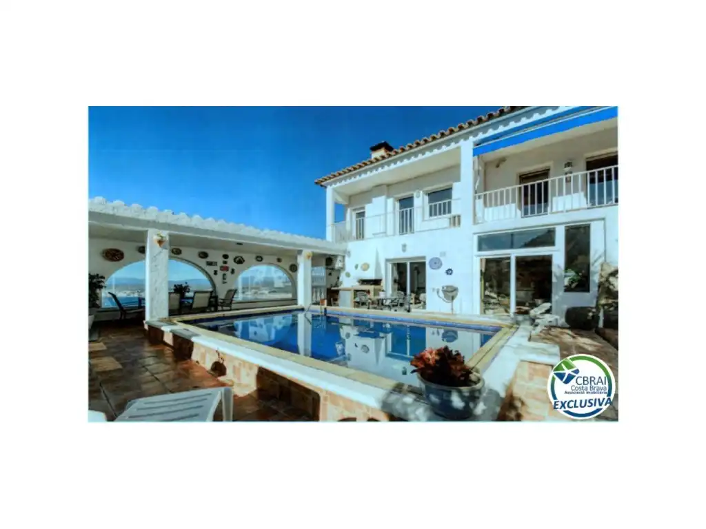 Casa in vendita a Calle De La Pujada Del Puig Rom