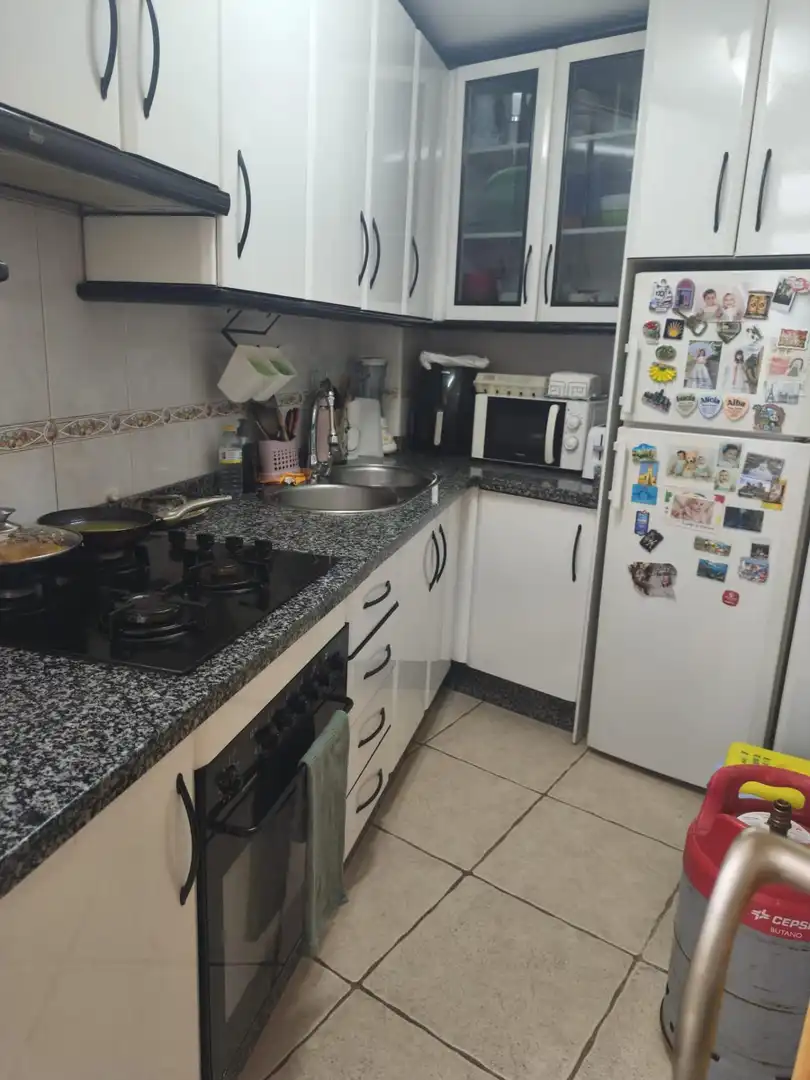 Küche von Wohnung zum Verkauf in Córdoba mit Klimaanlage und Möbliert