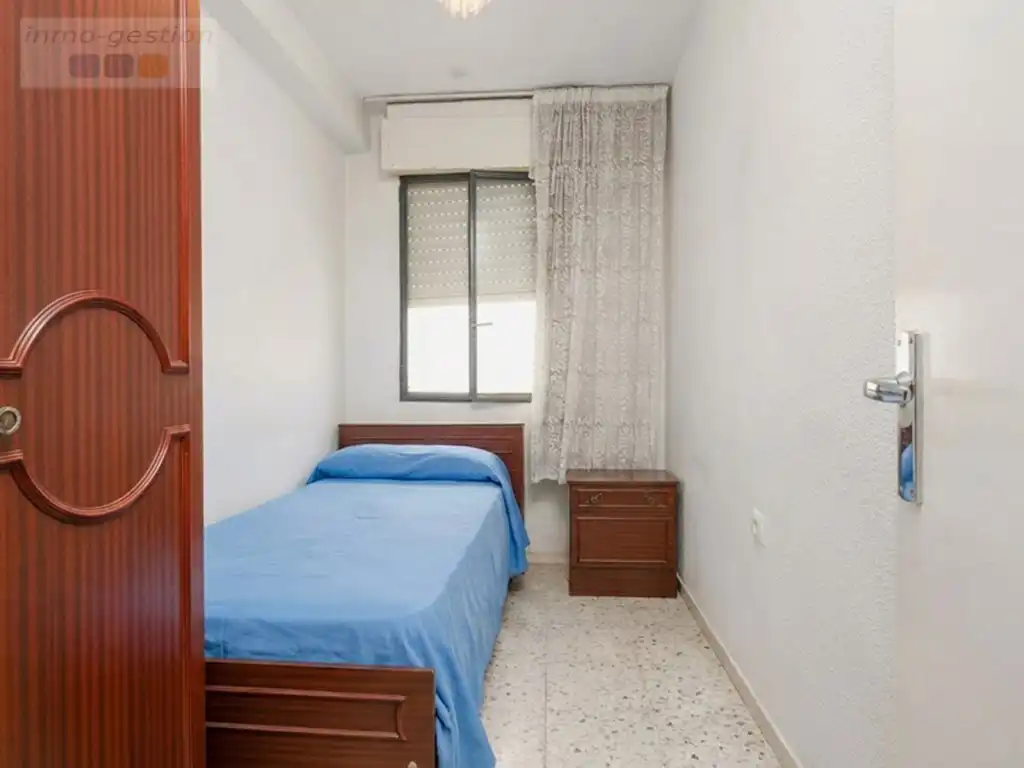 Dormitori de Edifici en venda en Córdoba