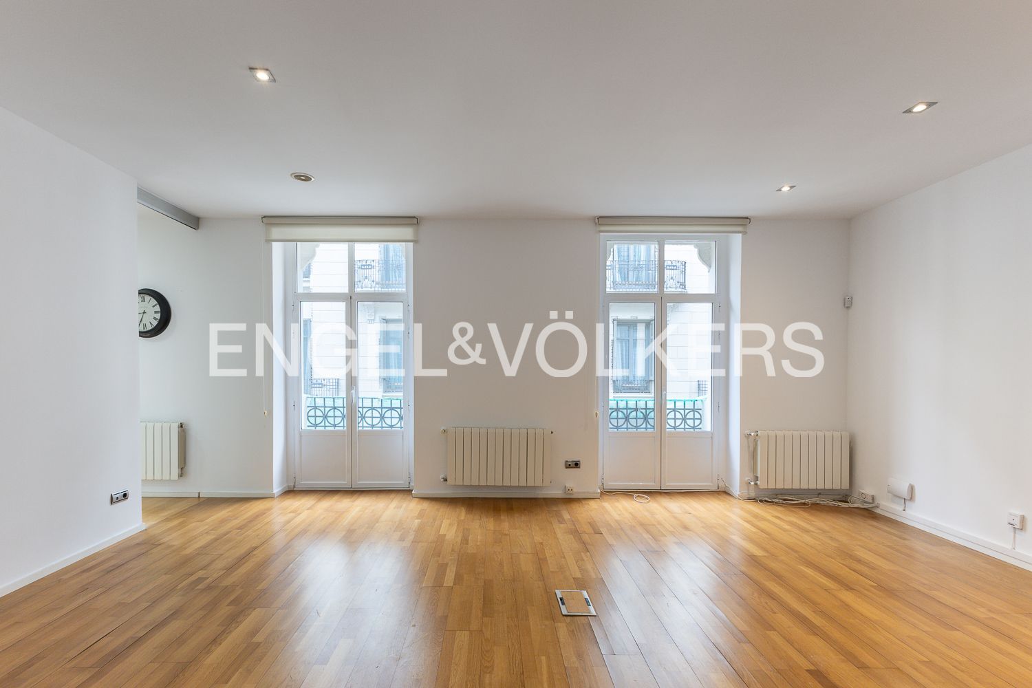 Living room of Flat for rent in  Valencia Capital  with Air Conditioner, Heating and Parquet flooring