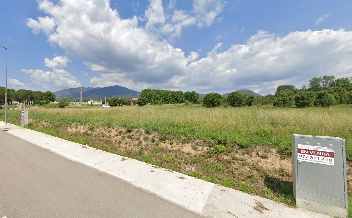 Industrial land for sale in Breda