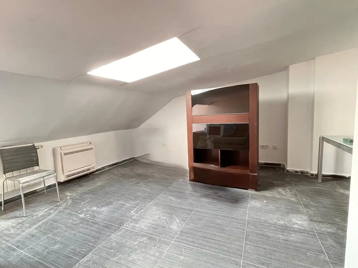Wohnung zum Verkauf in Los Navalmorales mit Klimaanlage und Heizung