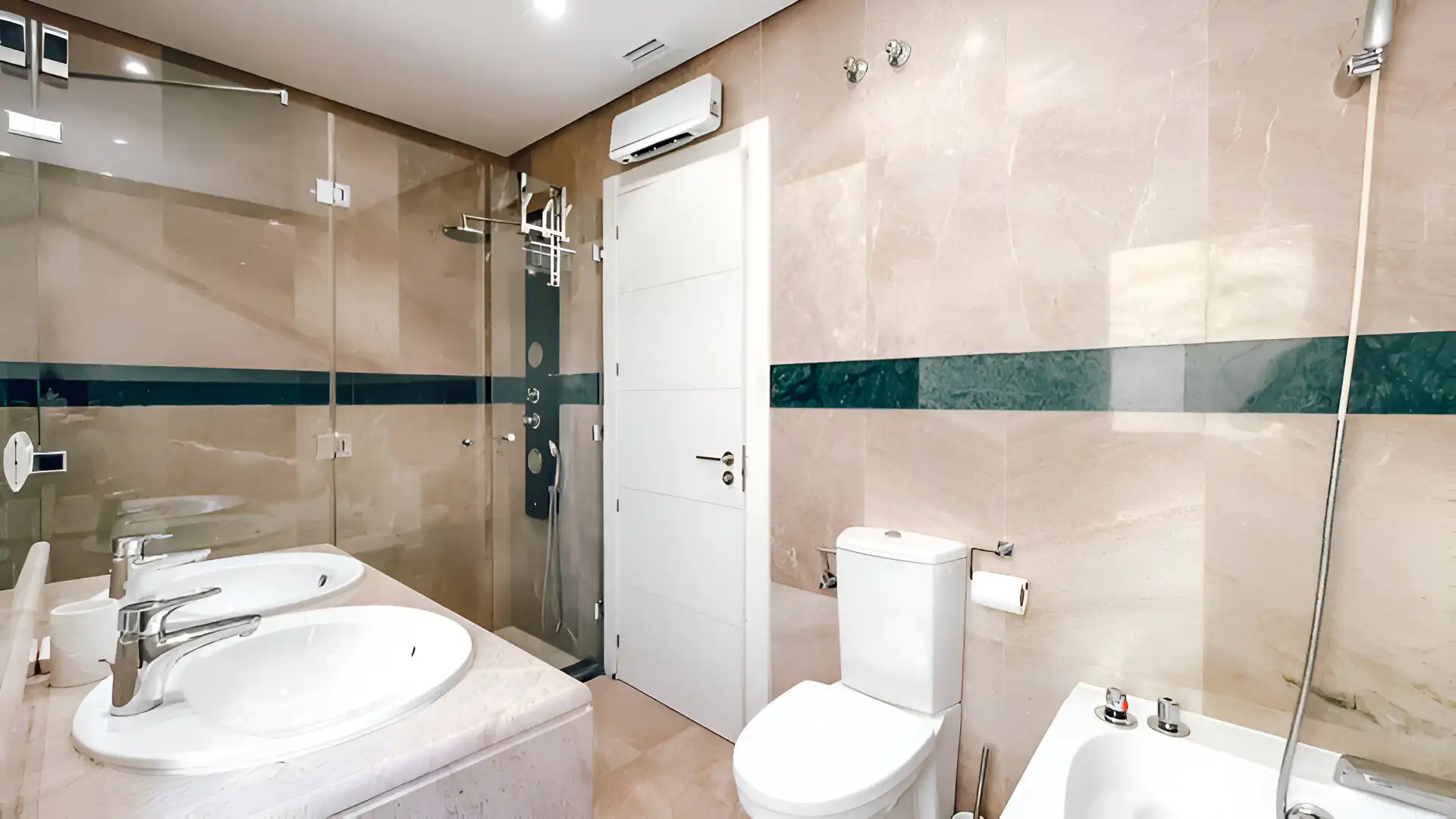 Apartamento con piscina en venta en Marbella Centro, imagen 13