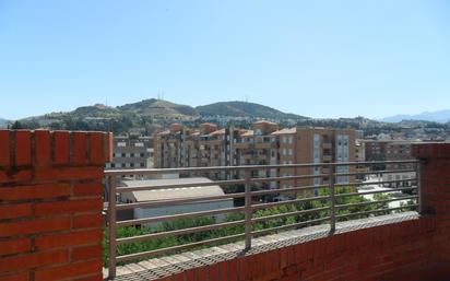 Vista exterior de Àtic de lloguer en  Granada Capital amb Terrassa i Balcó