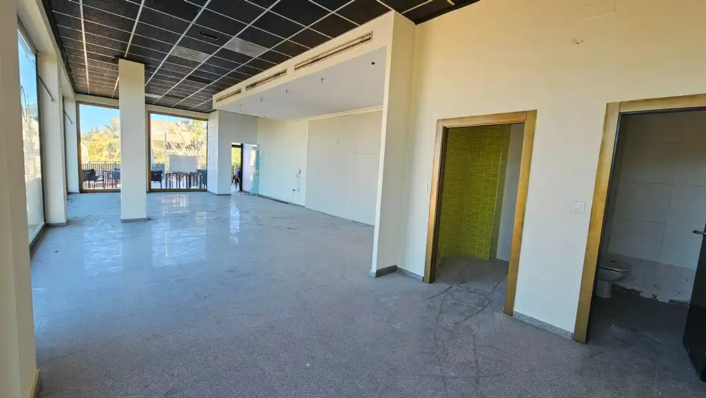 Local comercial en venda a Avenida del Golf 5, imagen 4