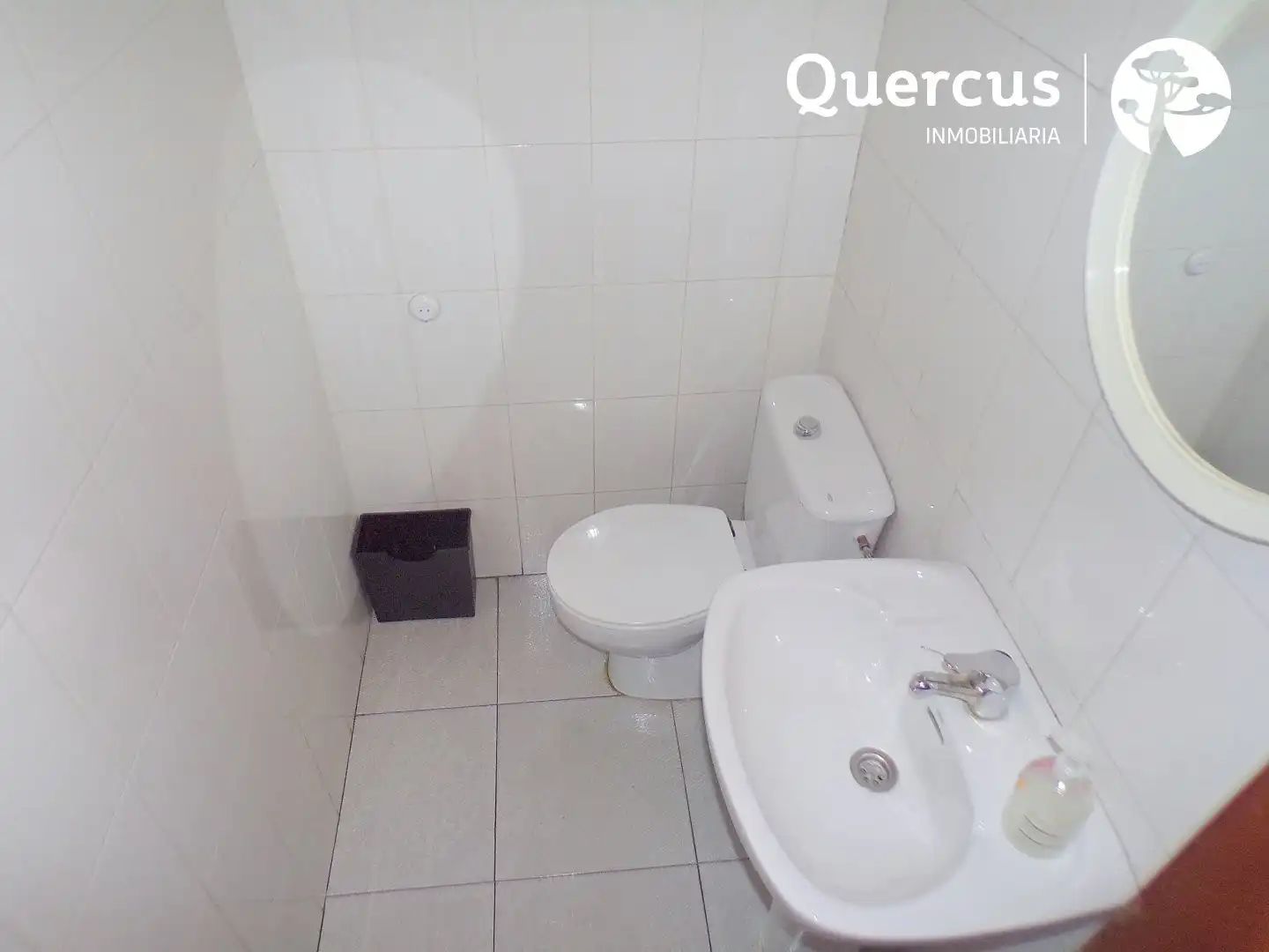 Baño de Local de alquiler en Segovia con Aire acondicionado y Calefacción