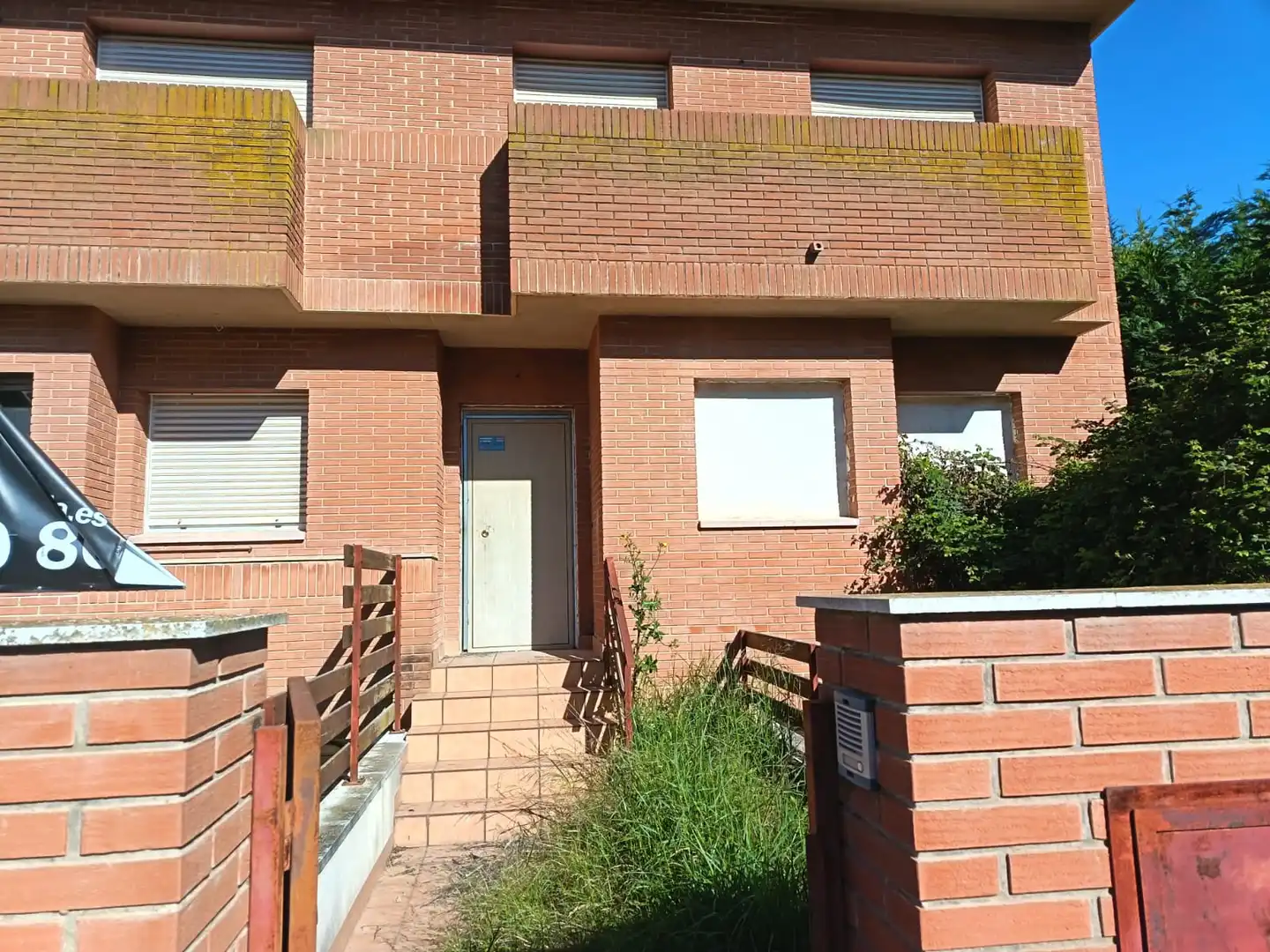Vista exterior de Casa o xalet en venda en Benavent de Segrià amb Terrassa i Alarma
