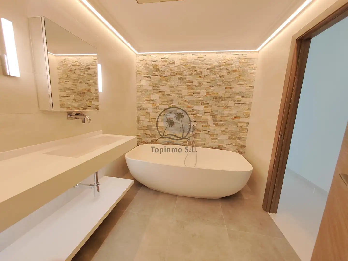 Bathroom of Duplexes for sale in Benalmádena  with Air Conditioner, Heating and Terrace