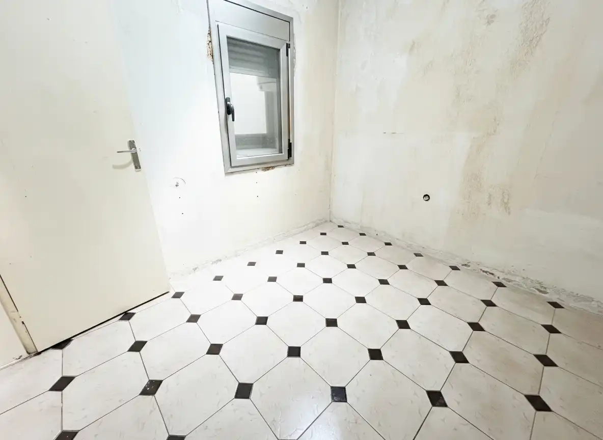 Habitación de Piso en venta en L'Hospitalet de Llobregat con Aire acondicionado