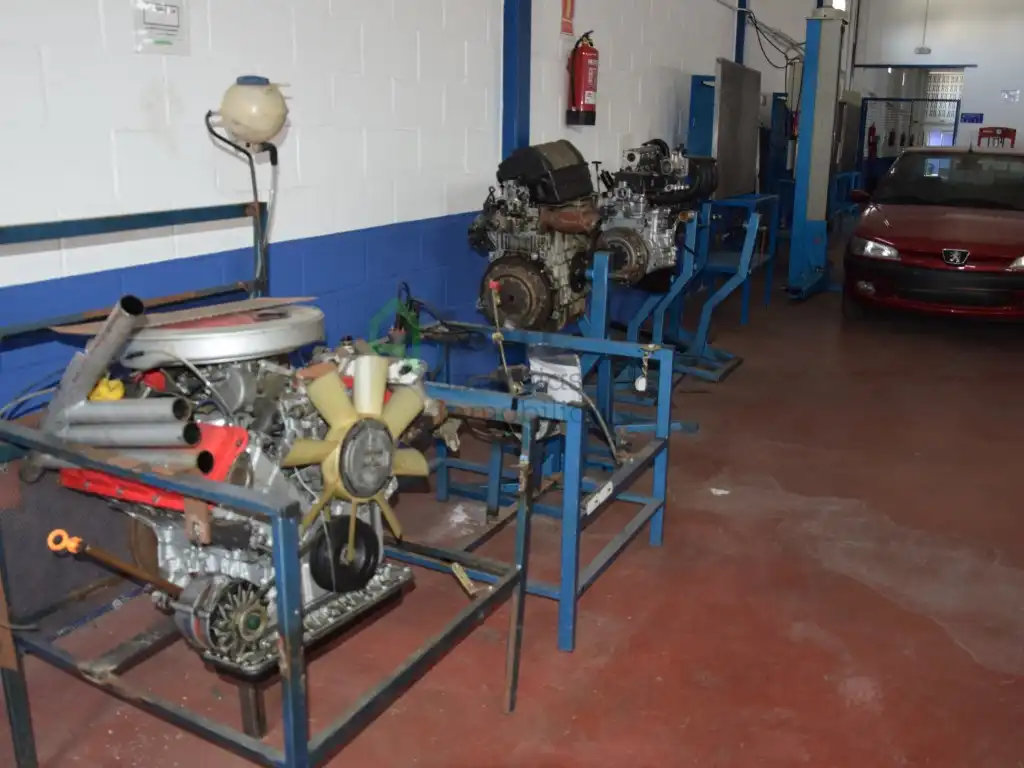 Aparcament de Nau industrial en venda en Badajoz