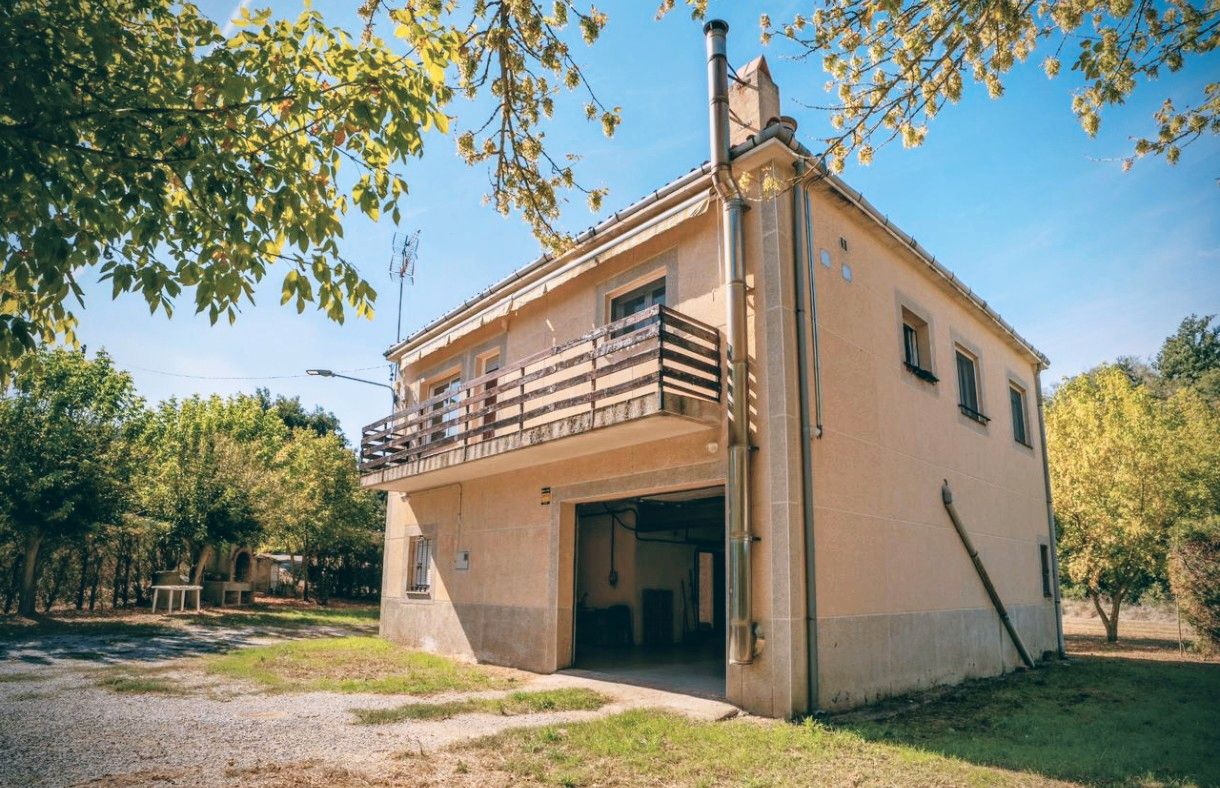Vista exterior de Finca rústica en venda en Ivorra amb Moblat