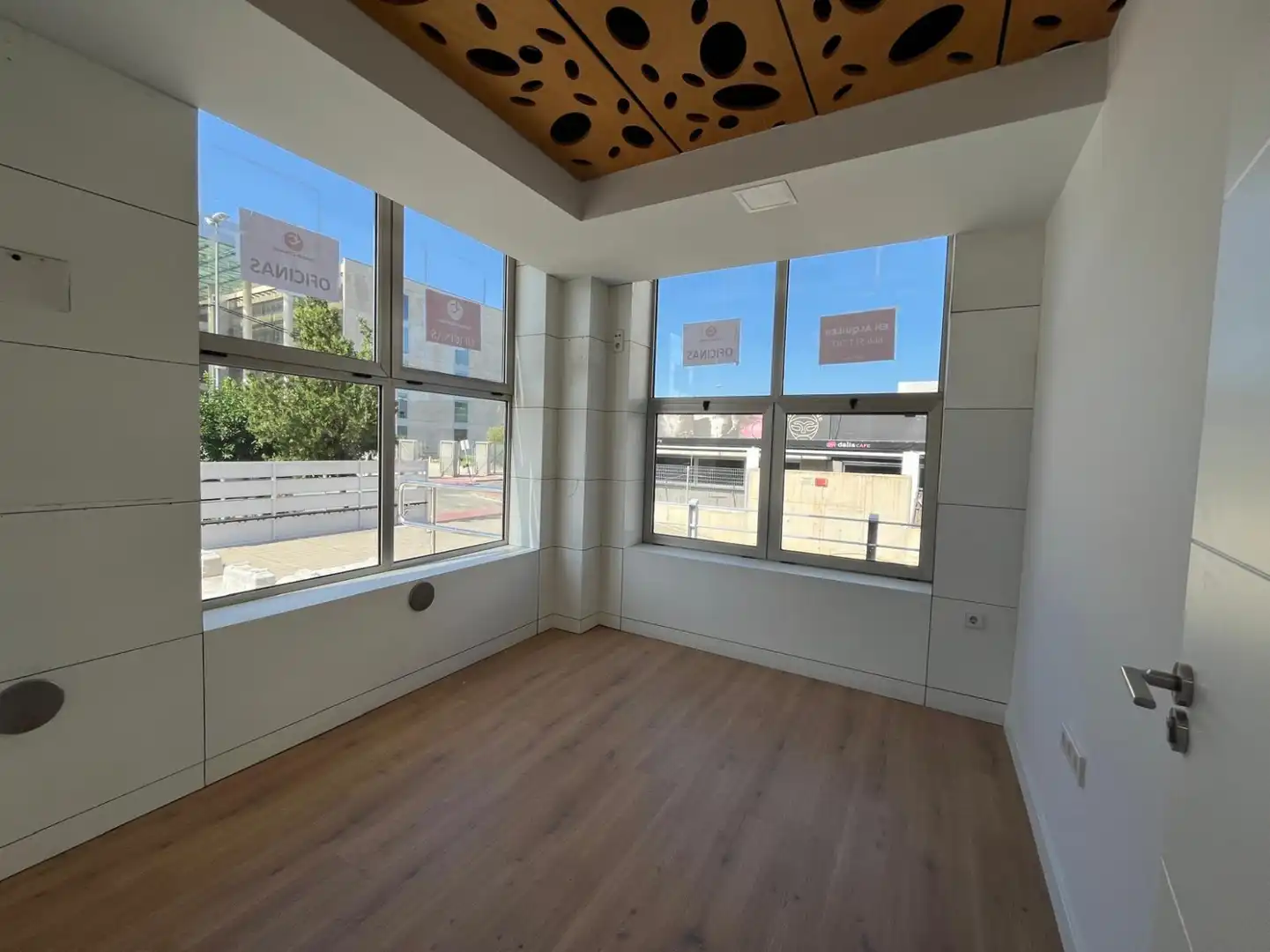 Exterior view of Office for rent in Murcia  with Air Conditioner and Furnished