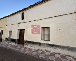 Vista exterior de Casa o xalet en venda en Campanario amb Terrassa
