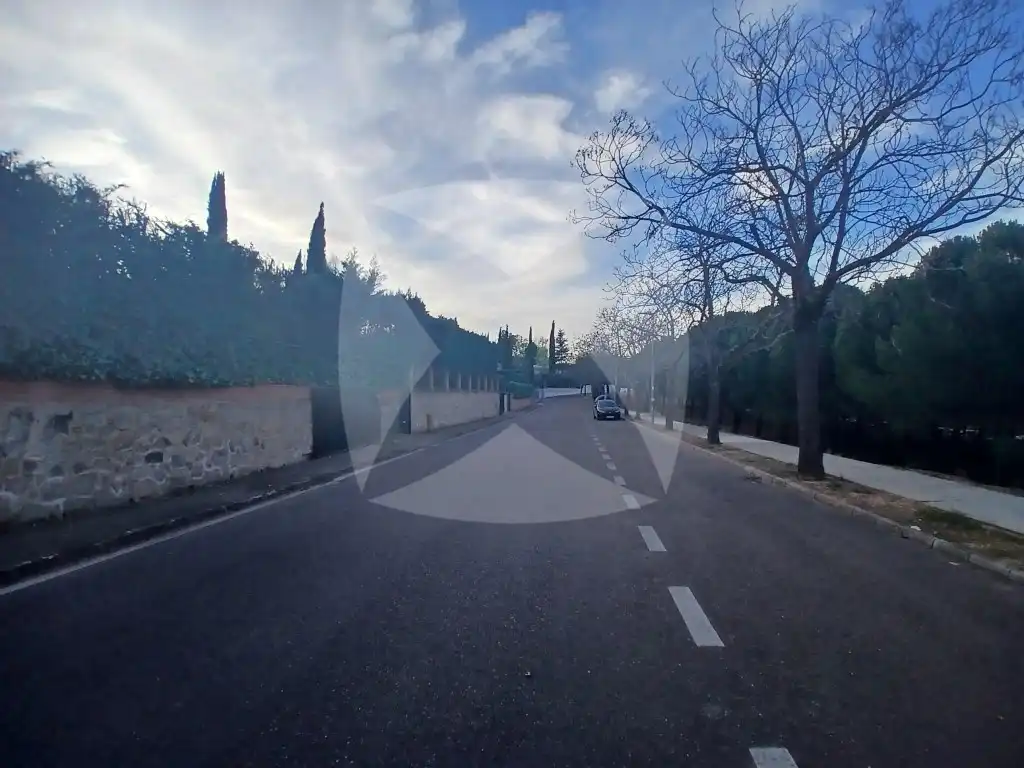 Vista exterior de Casa o xalet en venda en Badajoz amb Aire condicionat, Jardí privat i Terrassa
