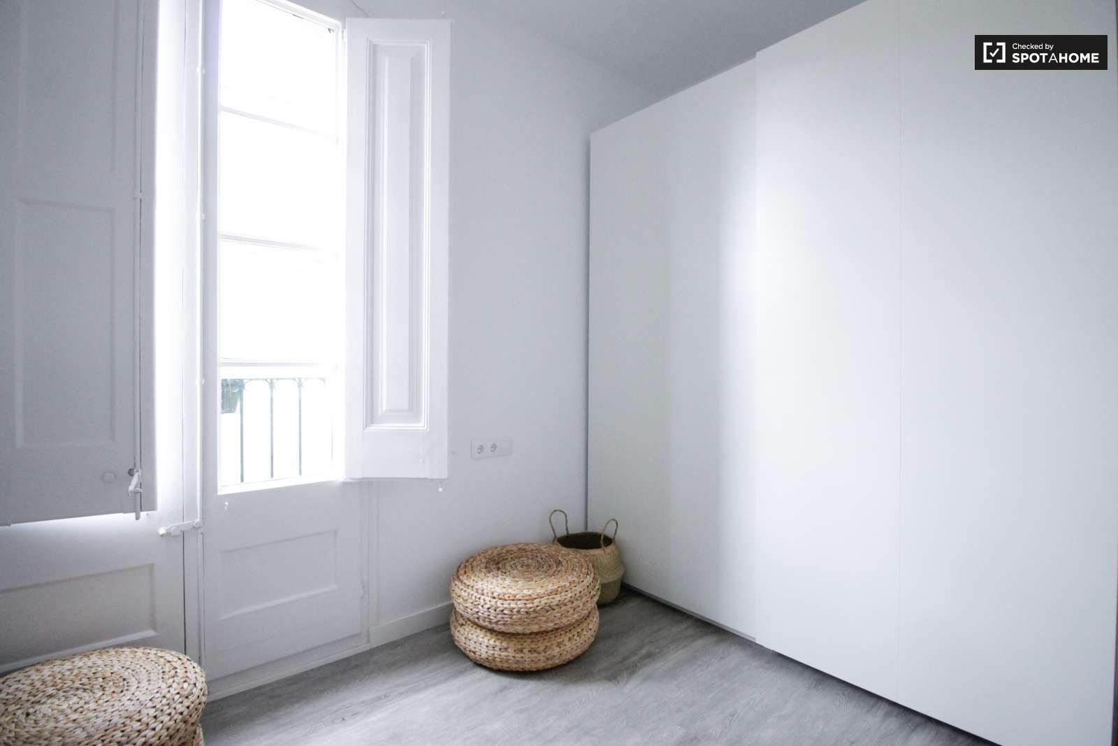 Bedroom of Flat to share in El Prat de Llobregat  with Air Conditioner and Terrace