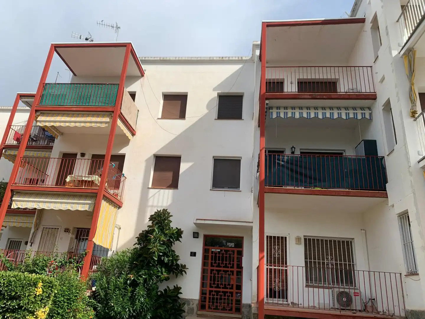 Exterior view of Flat for sale in Roses  with Air Conditioner, Heating and Terrace