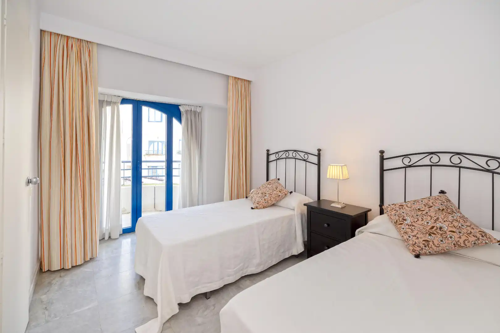 Habitación de Dúplex en venta en Marbella con Aire acondicionado, Calefacción y Terraza