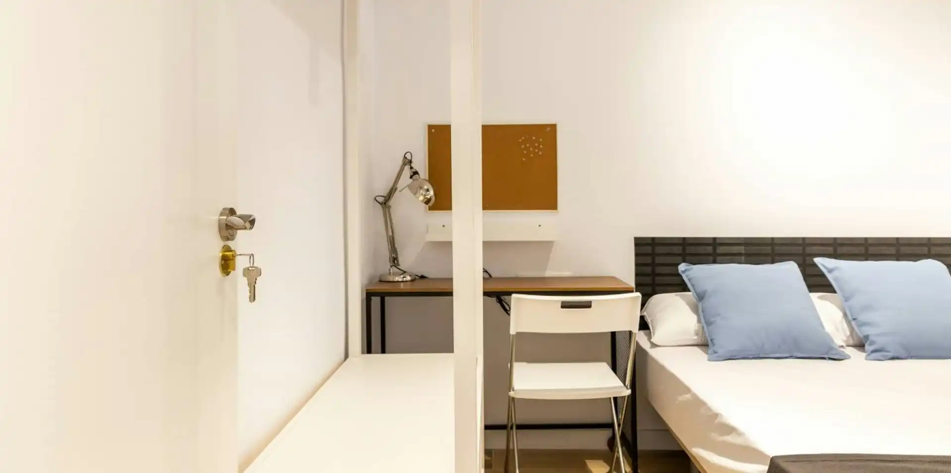 Bedroom of Flat for share in L'Hospitalet de Llobregat  with Washing machine and Internet
