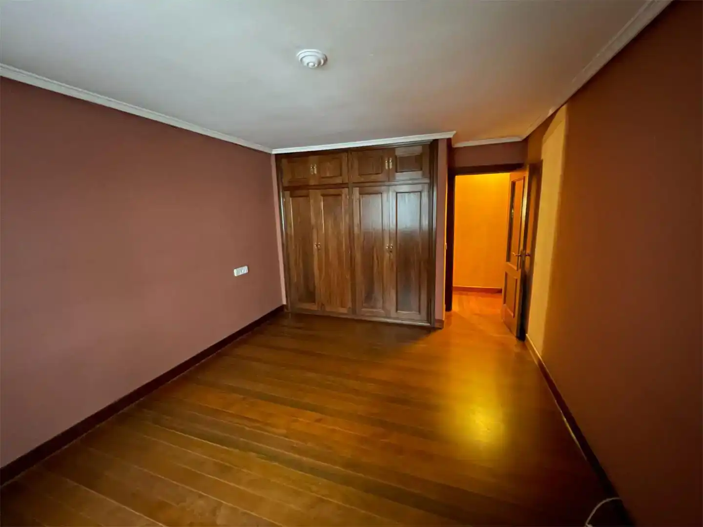 Habitación de Piso en venta en León Capital  con Parquet, Trastero y Piscina