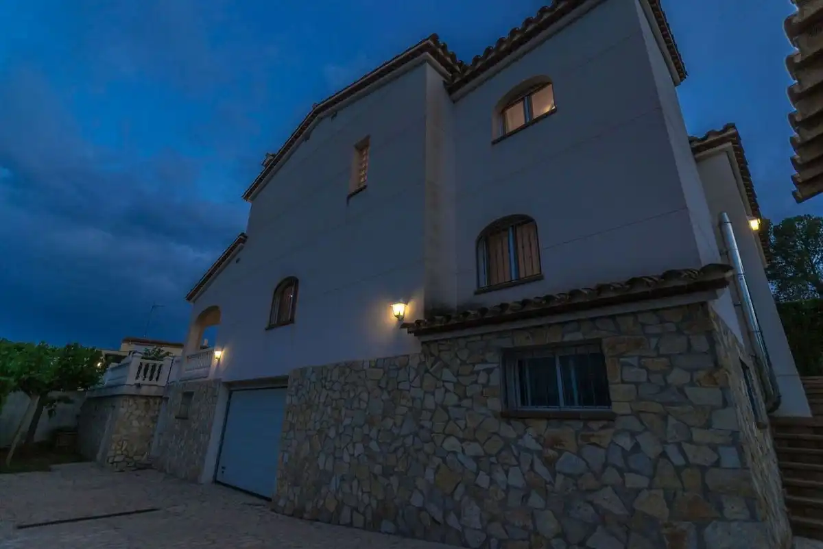 Vista exterior de Casa o chalet en venta en L'Ampolla con Aire acondicionado, Jardín privado y Terraza