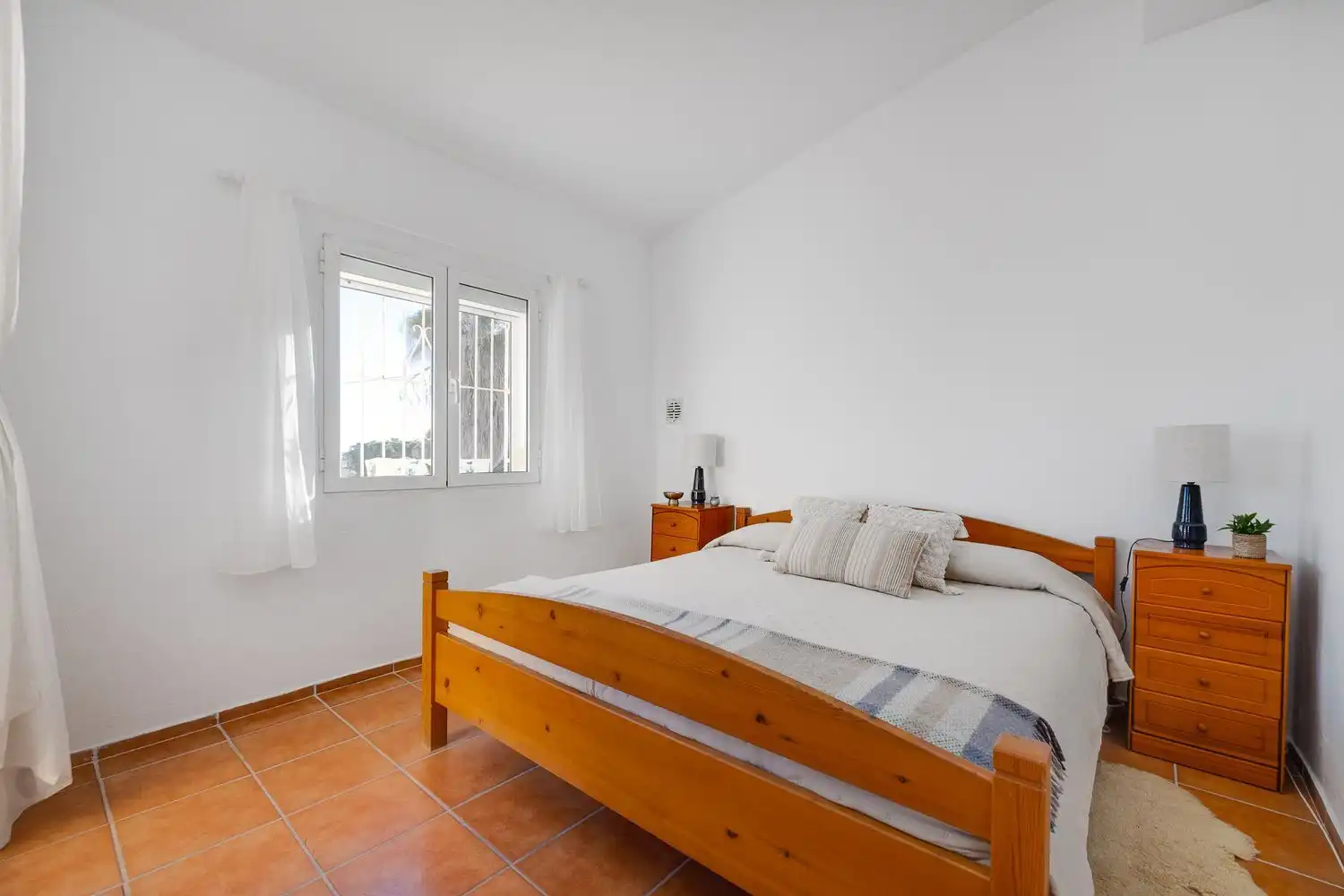 Habitación de Casa adosada en venta en Torrevieja con Aire acondicionado, Calefacción y Jardín privado