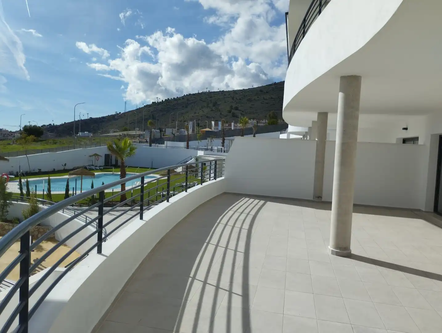 Bajo con piscina en venta en Arroyo de la Miel