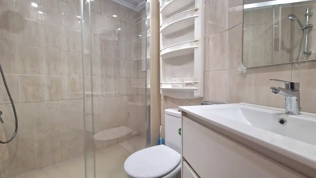 Badezimmer von Wohnung zur Miete in Donostia - San Sebastián  mit Heizung und Terrasse